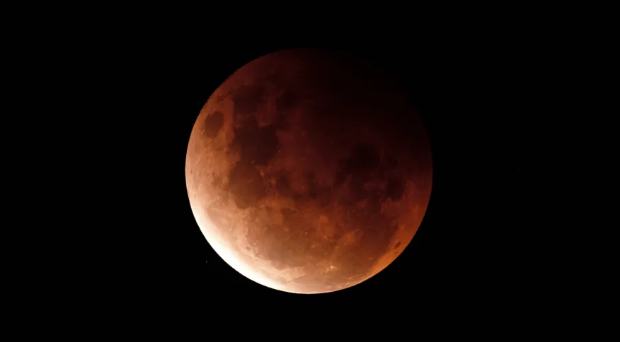 Eclipse lunar diferente neste Domingo (15) vai poder ser visto de todo Brasil